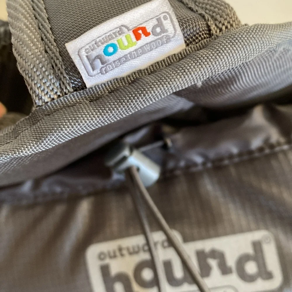 NEW Outward Hound Pet Carrier Bag Padded Gray Dog Cat Pooch Pouch Front Carrier